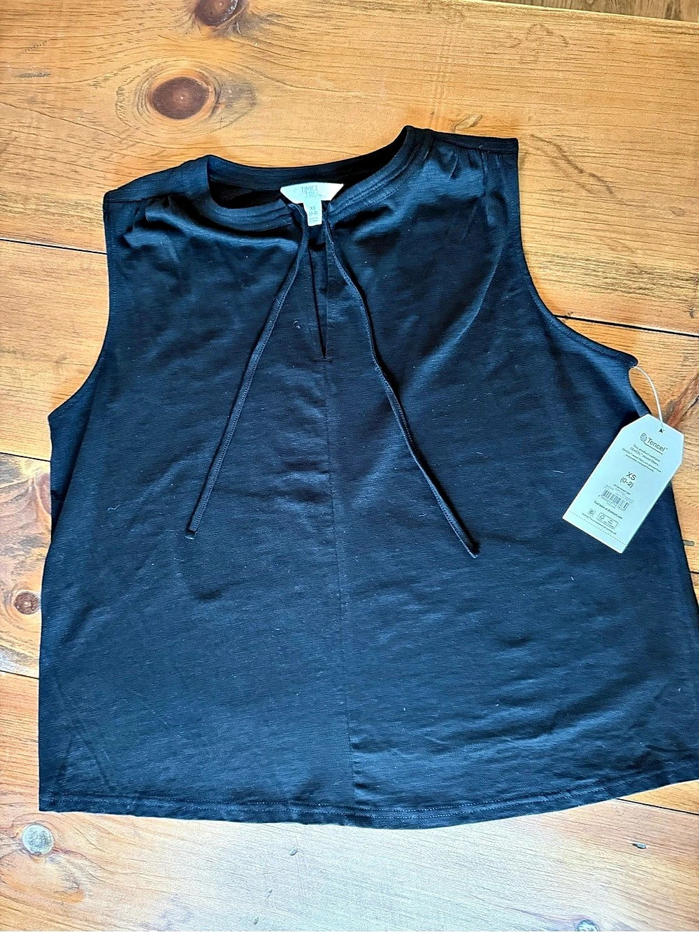 TME TRU Sleeveless Pullover Top in Black Size XS NWT